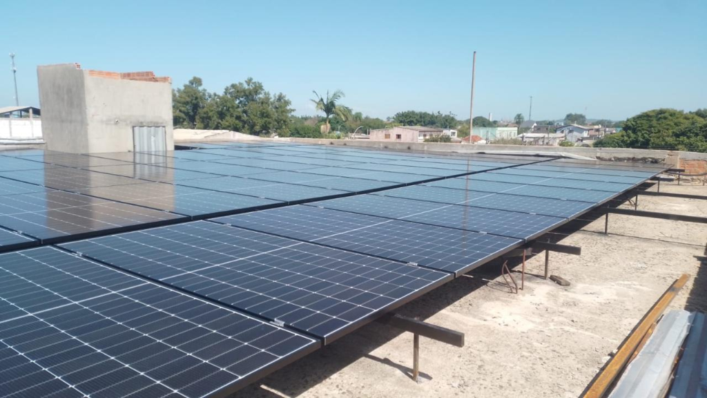 Sistema solar empresarial em laje – Solar Hey